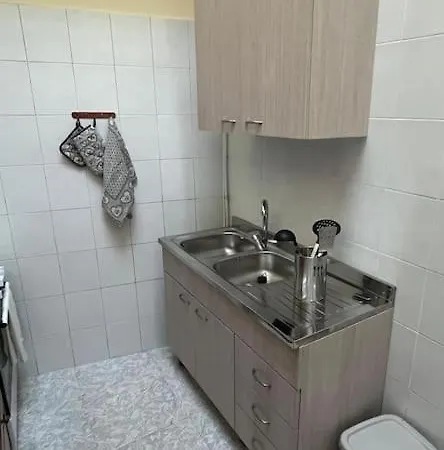 בית נופש Giardino La Grotta רופאנו