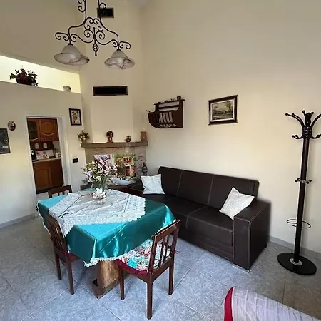 Giardino La Grotta בית נופש