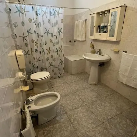 בית נופש Giardino La Grotta *